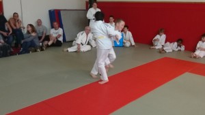 2016-06-25-03-03-34-309-300x169